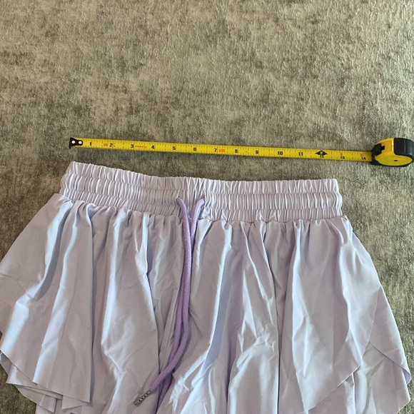 Wsirmet flowy 2 in 1 lilac shorts size Medium {1018} - Picture 5 of 11